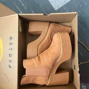 Steve Madden cool planet Lilly zip up chunky platform bootie